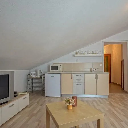 Apartment Sabina - 100m From Sea