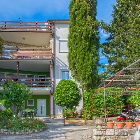 Apartment Sabina - 100m From Sea
