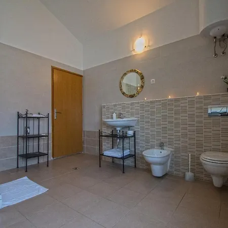 Sabina - 100m From Sea Apartment
