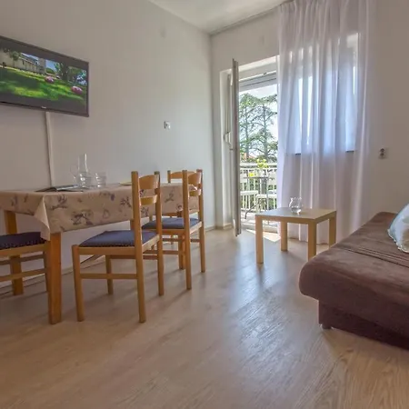 Sabina - 100m From Sea Apartment Crikvenica