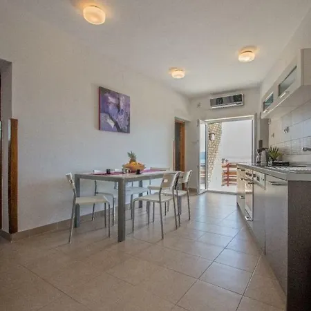 Apartment Sabina - 100m From Sea Crikvenica